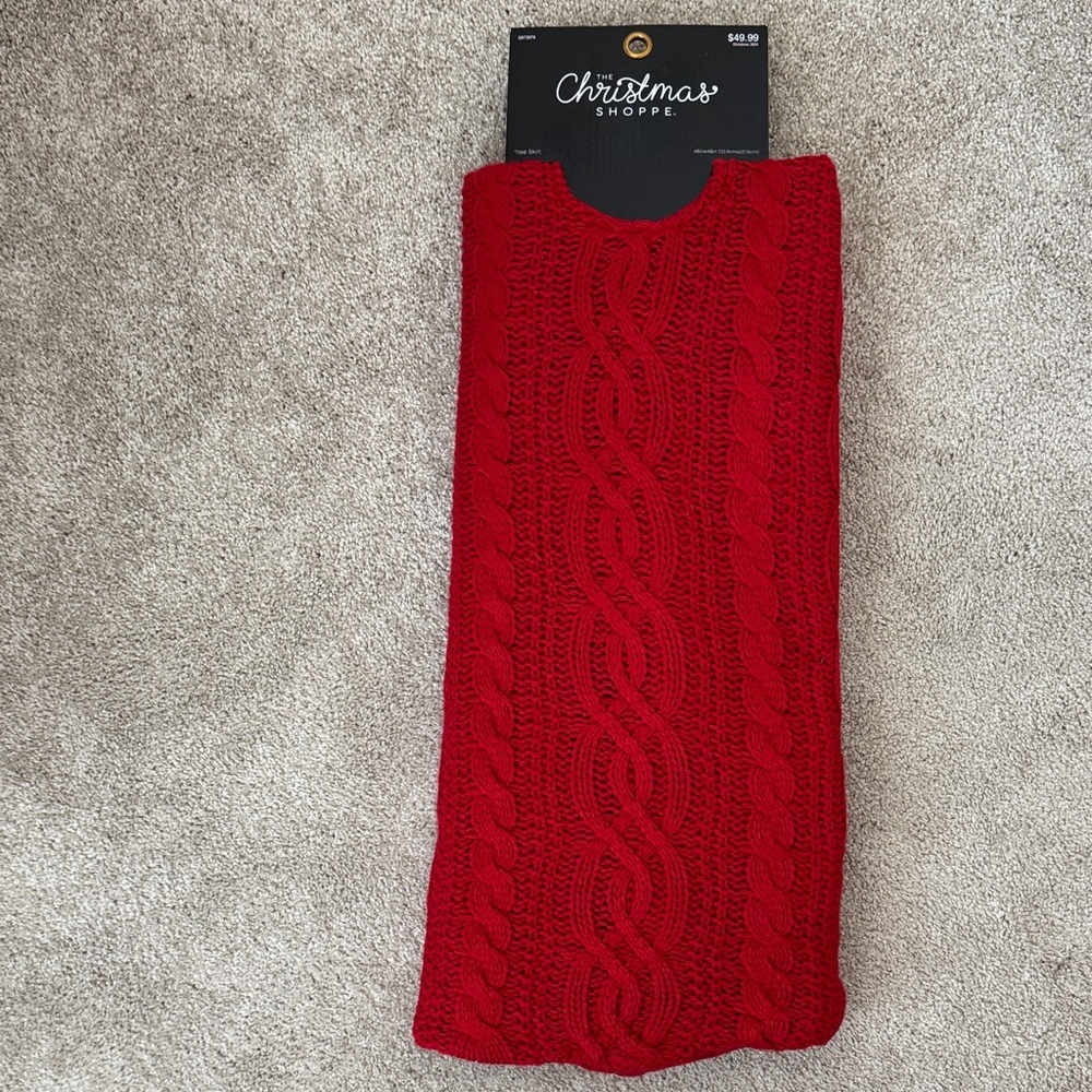 New! Christmas Tree Skirt